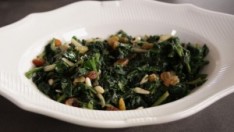Kuru Üzümlü Ispanak Salatası Tarifi