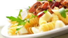 Soya Soslu Piliçli Makarna Tarifi