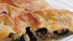 Üzümlü Tatlı Börek Tarifi