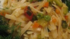 Soya soslu sebzeli erişte tarifi