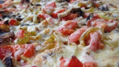 Bayat Ekmek Pizzası Tarifi