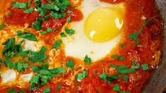 Salçalı Yumurta Tarifi