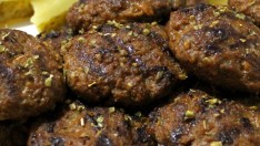 Kekikli Salçalı Köfte Tarifi