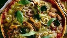 Ton Balıklı Peynirli Pizza Tarifi